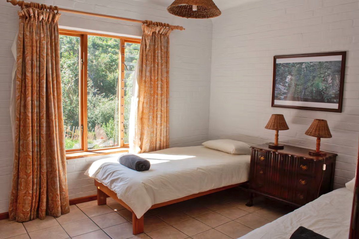 Twin Bedroom